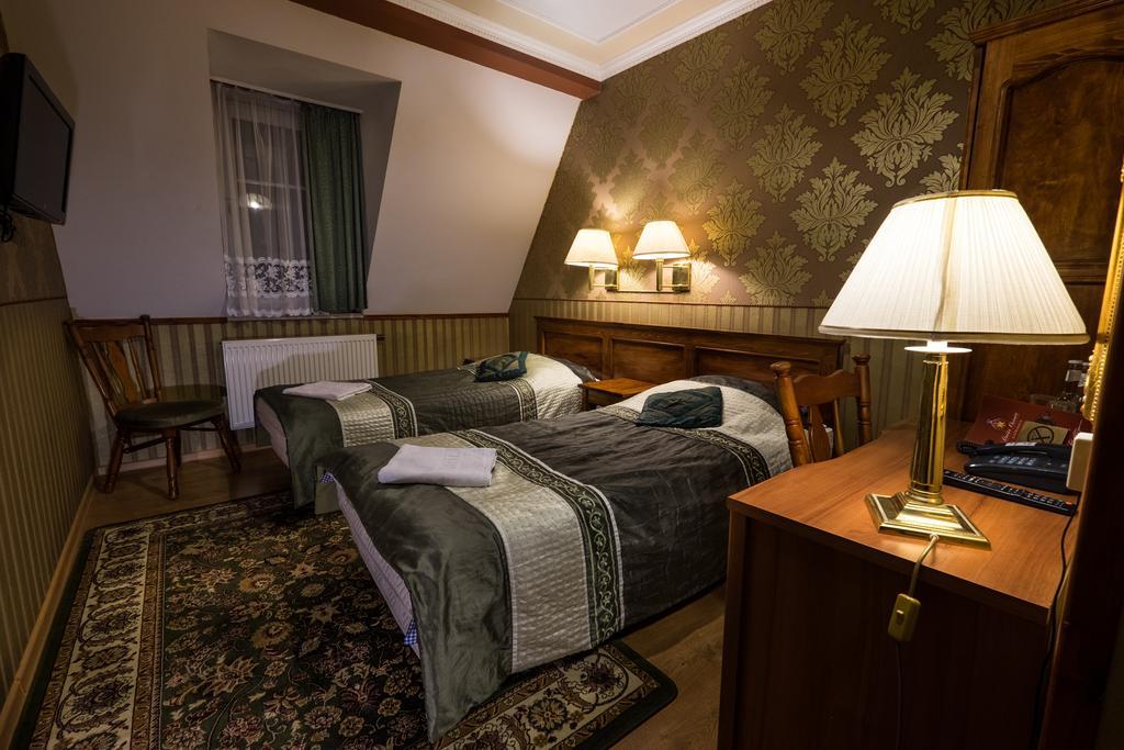 Dwor Ostoia Hotel Rymanów Exterior foto